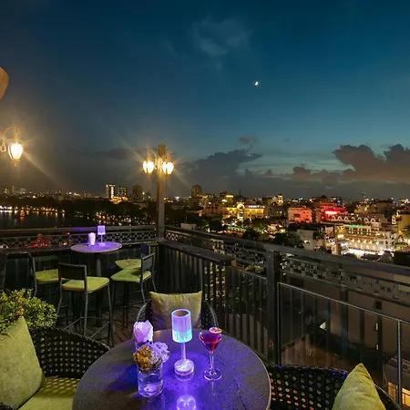 Trangtrang Premium Hotel & Sky Bar